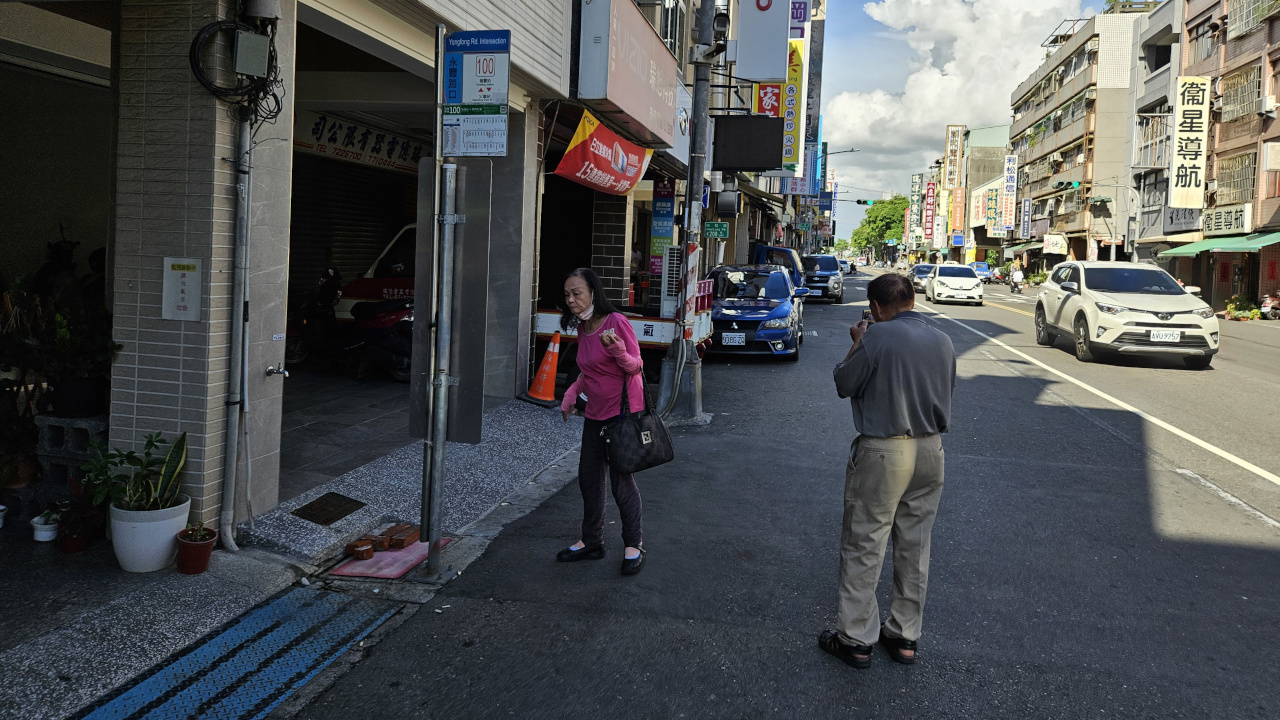 Ruilong Rd. Sidewalk