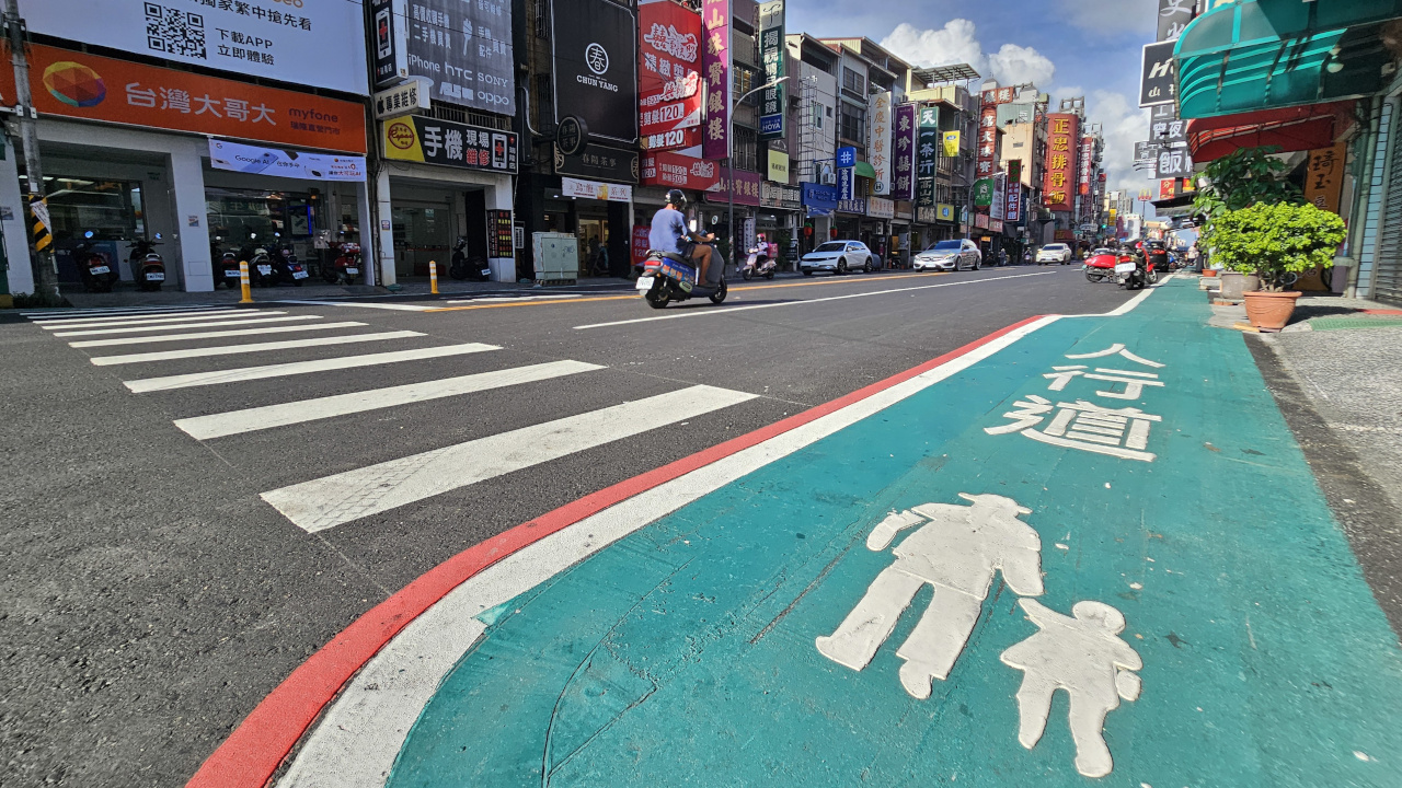 Ruilong Rd. Sidewalk