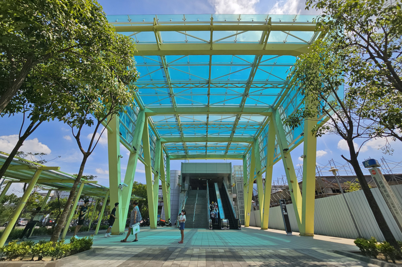 KMRT Gangshan Station