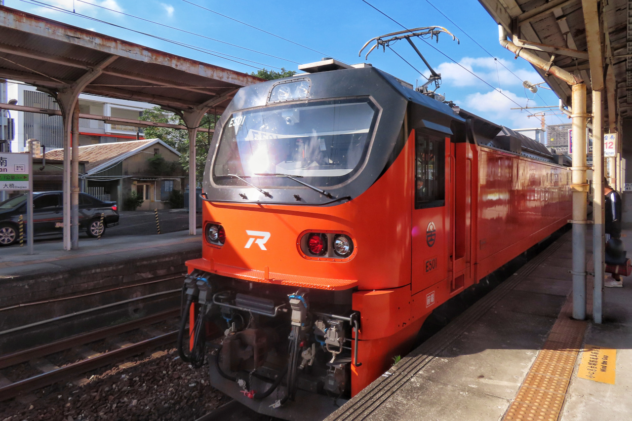 Taiwan Railway E500 Push-Pull Ziqiang Express