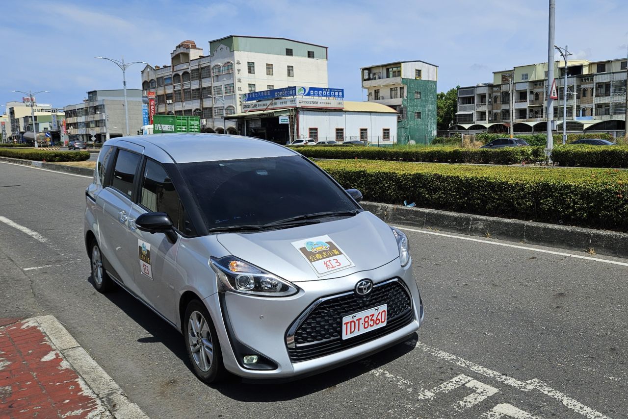 紅 3 公車式小黃