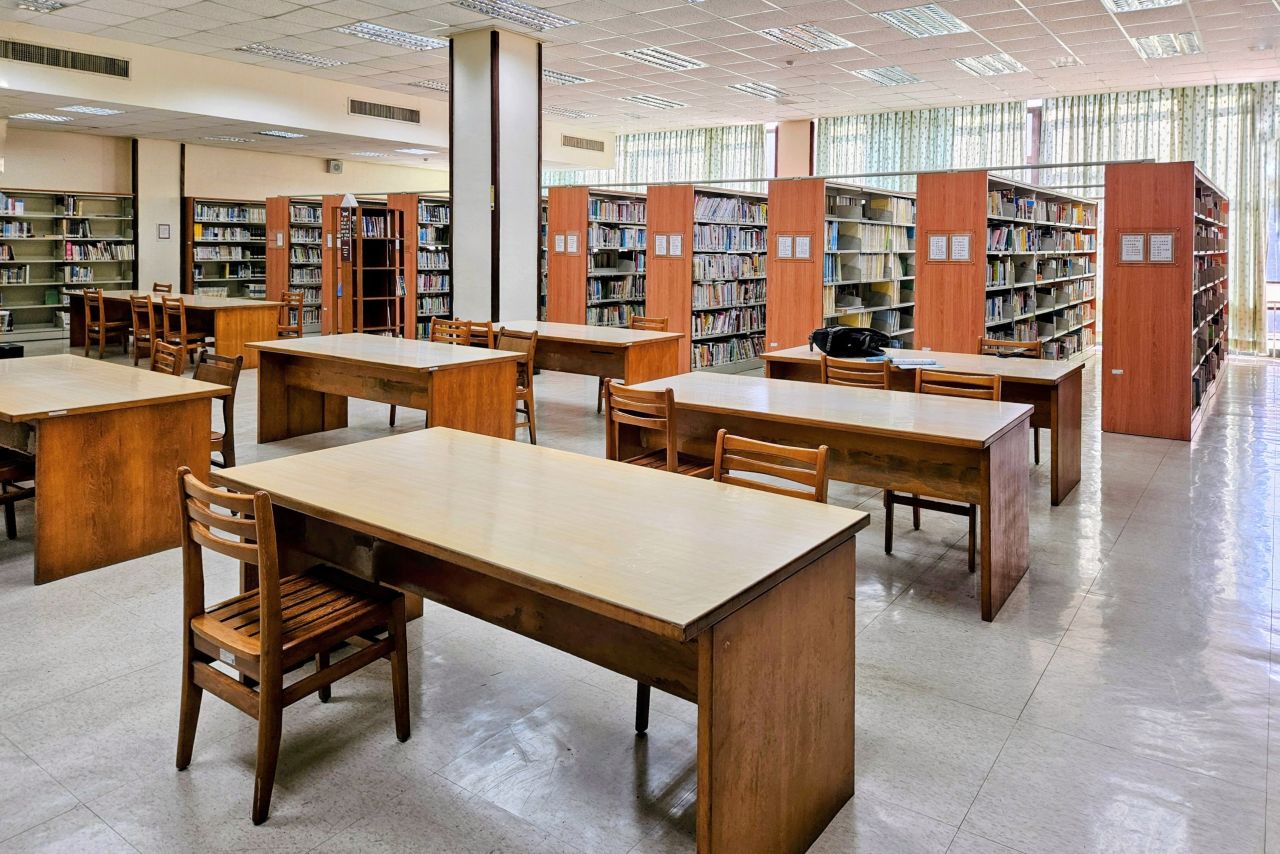 Wenhua Zhongxin Library