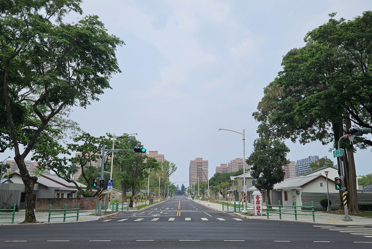 Hequn Xincun